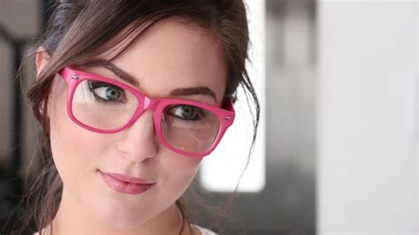 leah gotti glasses